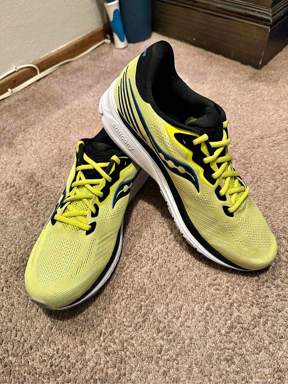 Saucony: Ride 14 Men’s 12 (Neon Yellow)